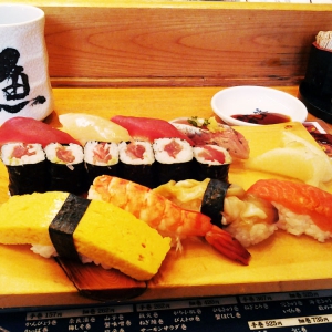 Sushi for breakfast in Tsukiji (Tokyo)